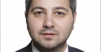 AK Partili Selvi başkanlık  için ön başvurusunu yaptı