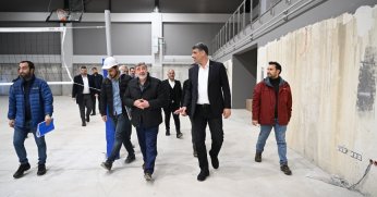 MAŞUKİYE KAPALI SPOR SALONU’NDA SON ÇALIŞMALAR