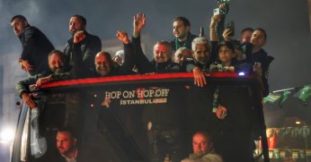 Büyükakın’a taraftardan büyük sevgi gösterisi