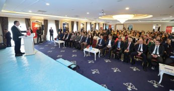 Büyükakın: Romanlar azınlık değil  bu memleketin asli unsurudur