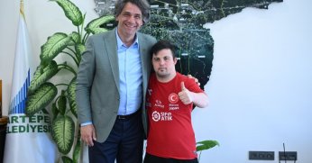 Kartepeli Sporcu Doğukan Başkan Kocaman’ı Ziyaret Etti