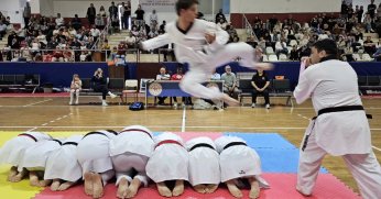 293 GÖLCÜK BELEDİYESPOR TAEKWONDO SPORCUSU KUŞAK ATLADI