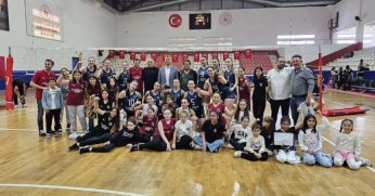 GÖLCÜK BELEDİYESPOR ERKEK VOLEYBOL TAKIMI GALİBİYETLE BAŞLADI