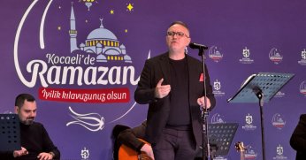 İLAHİLER GÖNÜLLERE TAHT KURDU