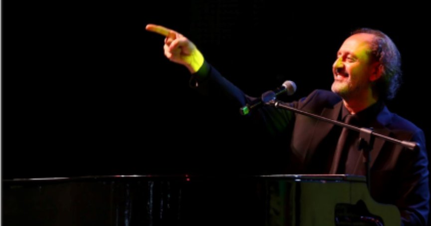 Üstat Karakoç muhteşem bir gecede şiirleriyle anıldı