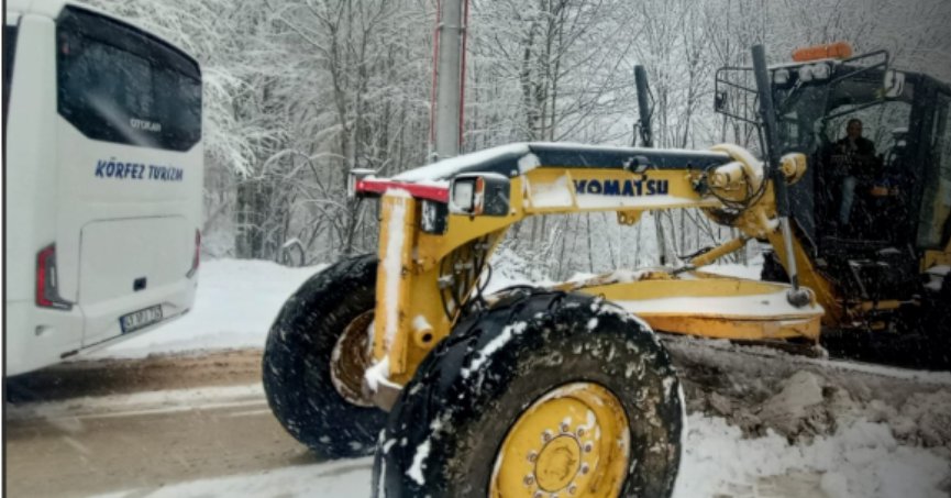 Büyükşehir’in kar kaplanları iş başında