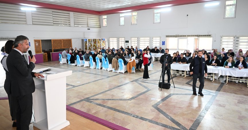KARTEPE’DE TOPLUM AĞIZ VE DİŞ SAĞLIĞI HAFTASI KUTLANDI