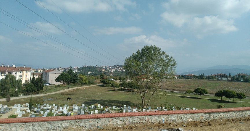 Büyükşehir, mezarlıkların bakımını unutmuyor