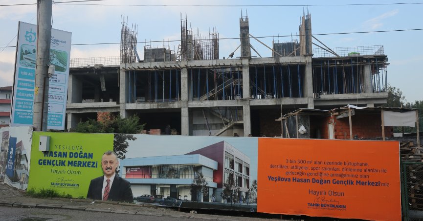 Gençlik hizmetlerinde durmak yok