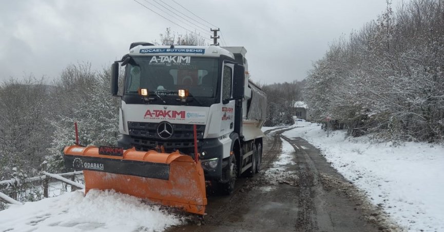 Büyükşehir A Takımı ekiplerinin kar mesaisi