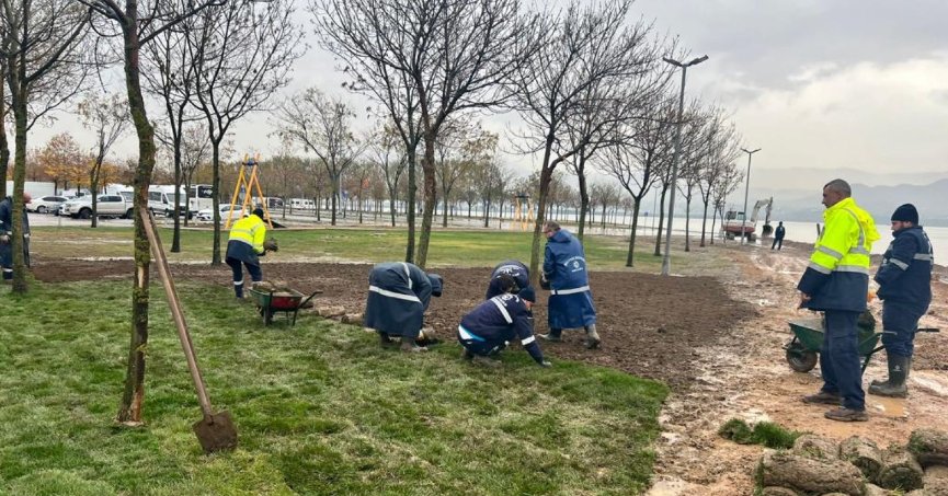 Büyükşehir, fırtınanın izlerini siliyor