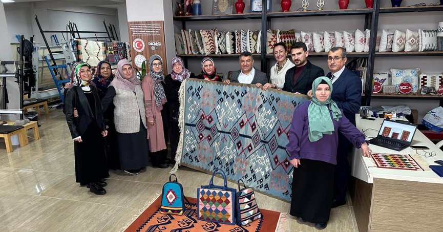 Dilovası’nda İlk Halı Tezgahtan İndi 