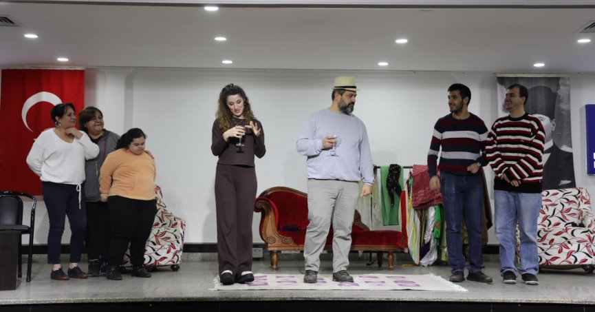 Karamürsel’de Engelsiz Tiyatro