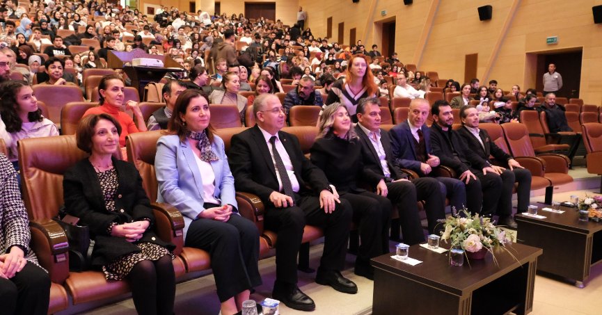 Büyükşehir’den KOÜ’lü gençlere anlamlı film gösterisi