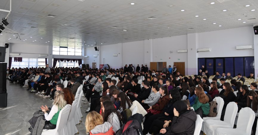 TRT’nin ünlü spikeri Kandıralı gençlerle buluştu