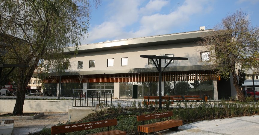 Yarımca Kent Meydanı yüzde 95 tamam