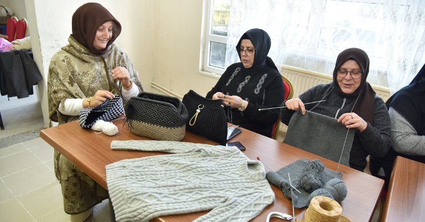 KARTEPELİ KADINLARDAN MUHTEŞEM ÖRGÜLER