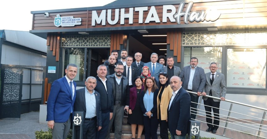 Kocaelili muhtarlardan okul kampanyasına destek