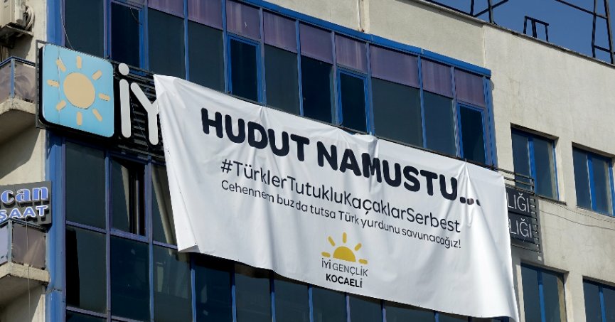  Her yerde bunu bas bas bağırarak dile getireceğimizden kimsenin şüphesi olmasın!