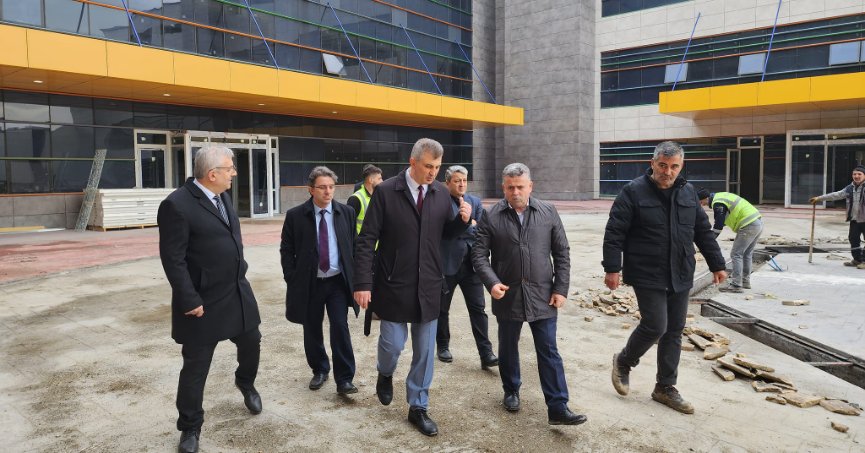 GÖLCÜK'TE SAĞLIK YATIRIMLARI HIZLA TAMAMLANIYOR