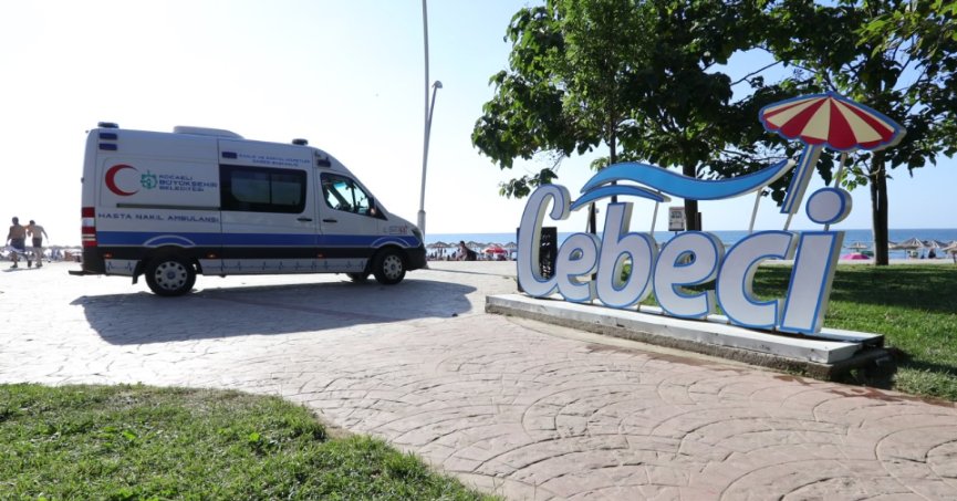 Mavi ambulanslar sağlık için mekik dokudu