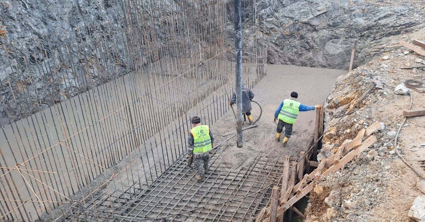 İKİ MAHALLEYİ BİRBİRİNE BAĞLAYACAK