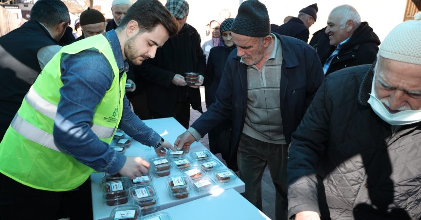 Büyükşehir’den Miraç Kandilinde tatlı ikramı
