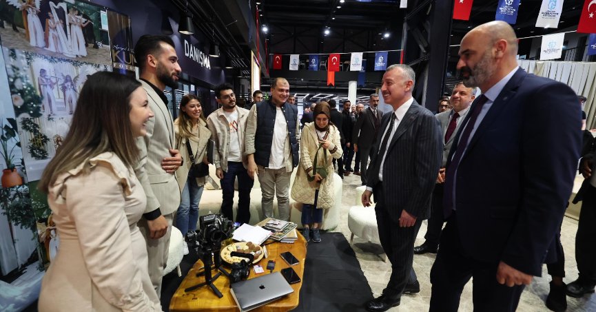 UĞUR ARSLAN’DAN MİNİ KONSER