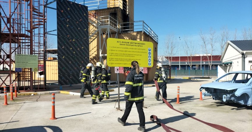 Büyükşehir İtfaiyesi’nden tersane personeline eğitim