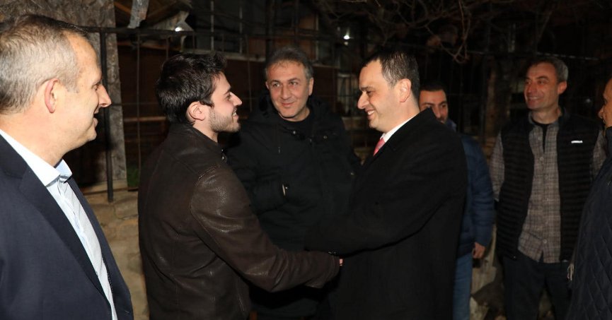 Karamürsel’de Çetinkaya sevgisi geceyi aydınlattı