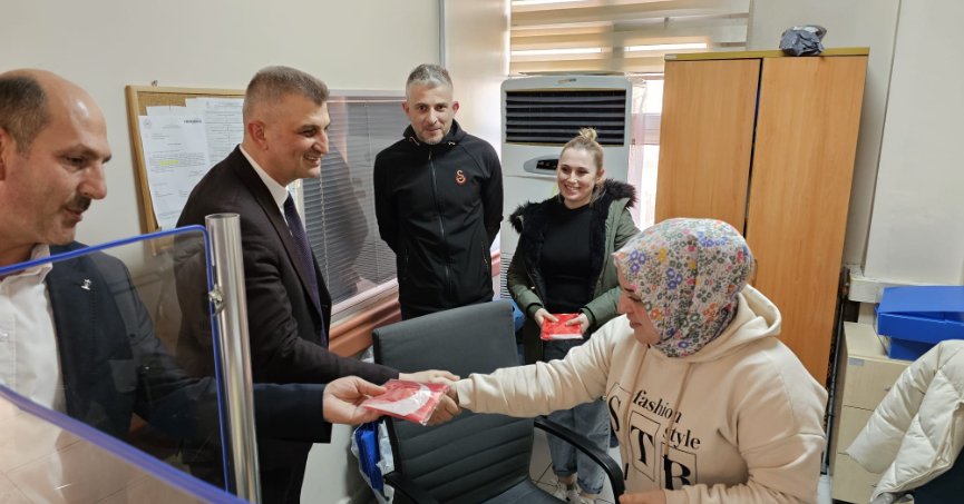 Sezer, “Gölcük’te çalmadık kapı bırakmayacağız”