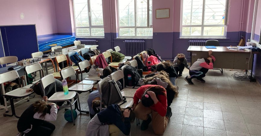 Büyükşehir, tatbikatlarla deprem bilincini aşılıyor