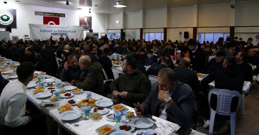 Başkan Büyükakın sanayi esnafıyla iftar yaptı