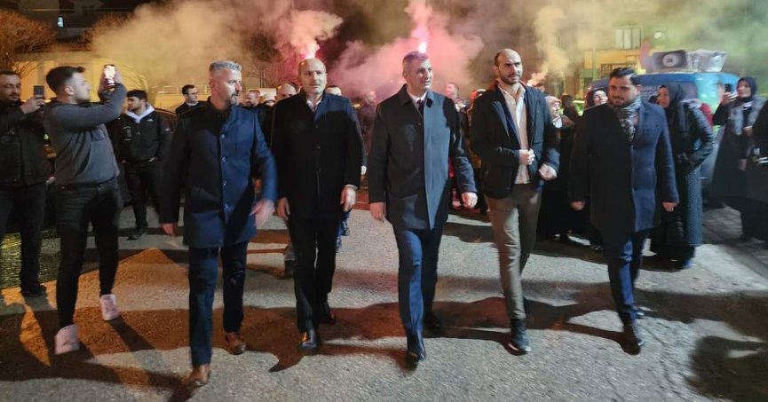 Yazlık’ta Başkan Sezer’e miting gibi karşılama