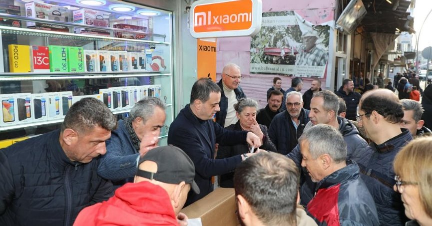 Çetinkaya, ‘Simit Dolması’ dağıttı