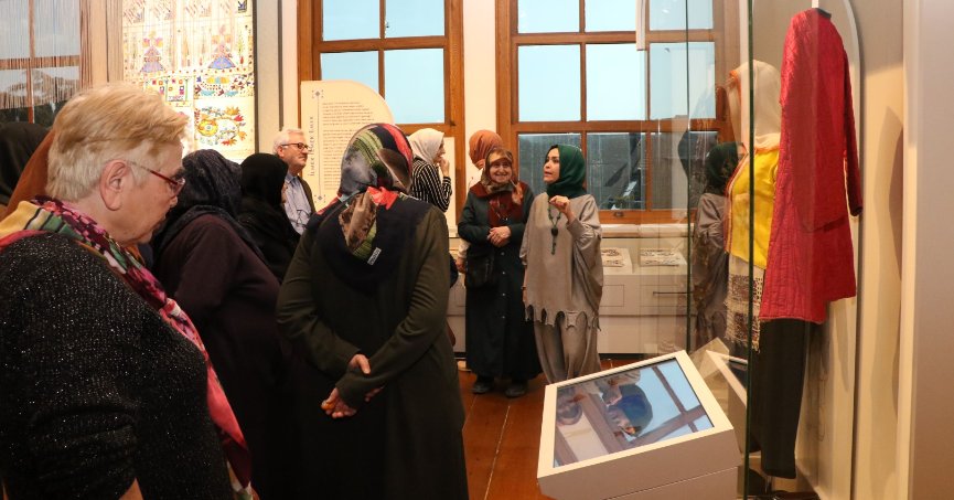 MANAV KÜLTÜRÜNDE AYNALI KİLİMİN ANLAMI