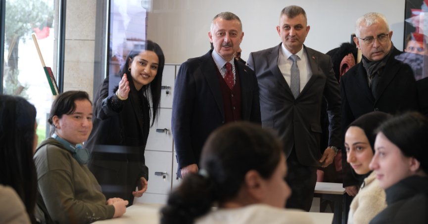 Gölcük Kılavuz Derslik gençlerin hizmetinde