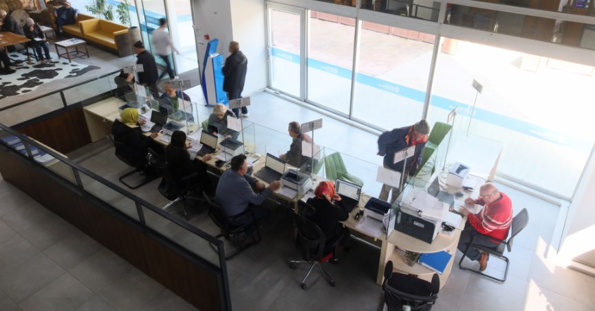 Büyükşehir’in gübre desteğine çiftçilerden yoğun ilgi