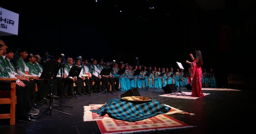 Kına Gecesi geleneği yaşatıldı