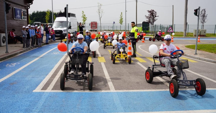 Çocuklar trafik konusunda bilinçleniyor
