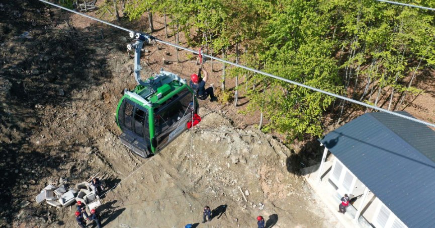 Büyükşehir İtfaiyesinden teleferikte nefes kesen tatbikat