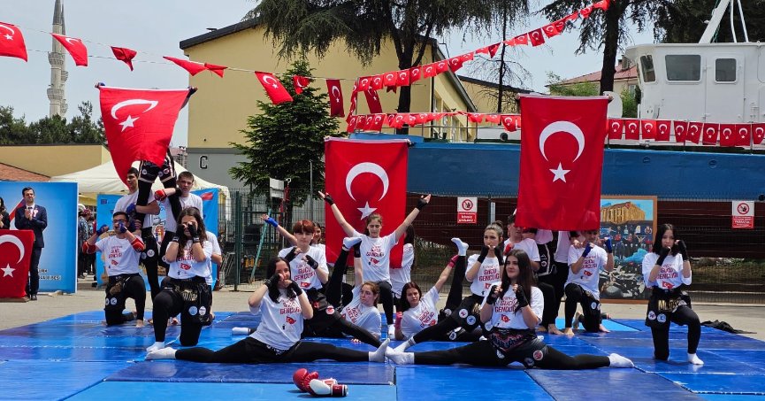 19 MAYIS GÖLCÜK’TE COŞKU İLE KUTLANDI