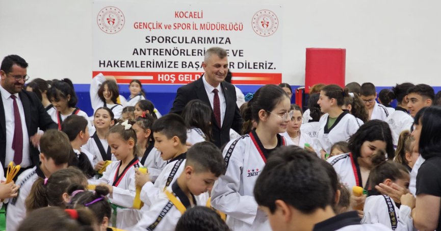 GÖLCÜK BELEDİYESPOR SPORCULARI KUŞAK ATLAMA SEVİNCİ YAŞADI