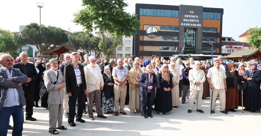Hacı Adayları Dualarla Uğurlandı