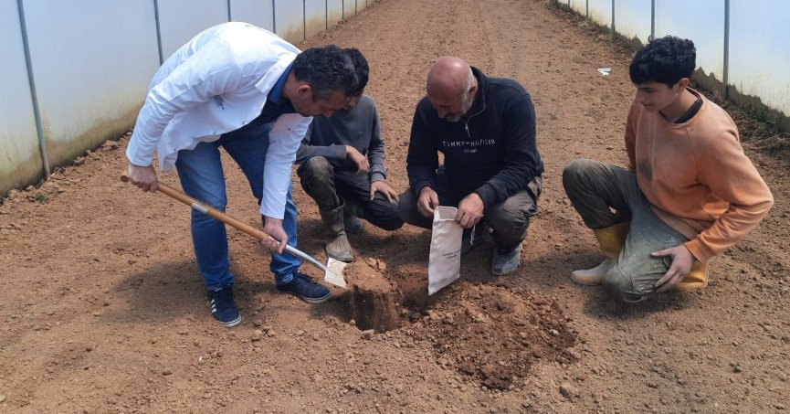 Büyükşehir’den çiftçilere ücretsiz toprak analizi