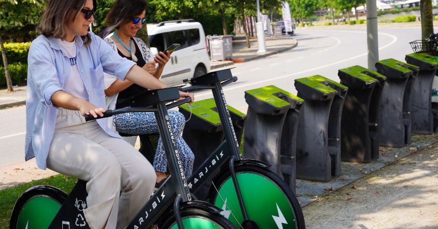 Hem bedeniniz hem de telefonunuz şarj olsun