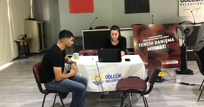 ÜNİVERSİTE ADAYLARINDAN BAŞKAN SEZER’E TEŞEKKÜR