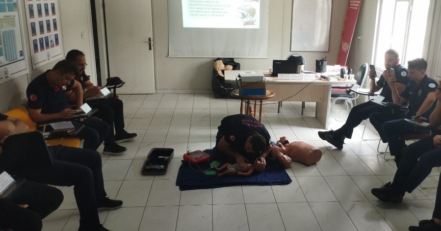 İtfaiyeciler ilkyardım eğitimi aldı