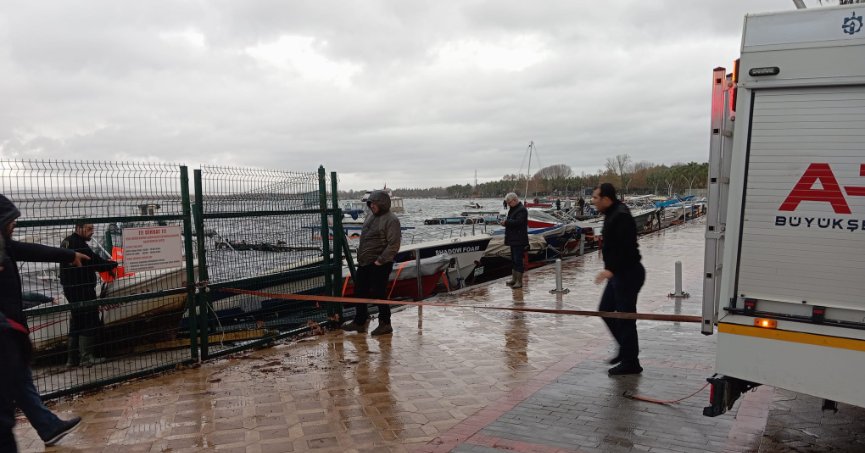 Büyükşehir batan tekneleri çıkardı