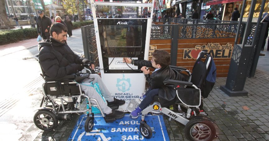 Engelsiz Kocaeli’nde akülü şarj istasyonları pırıl pırıl